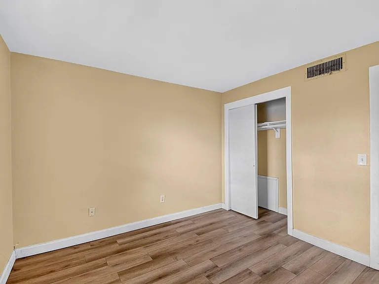 1505 Crescent Cir #B24 — Photo 28