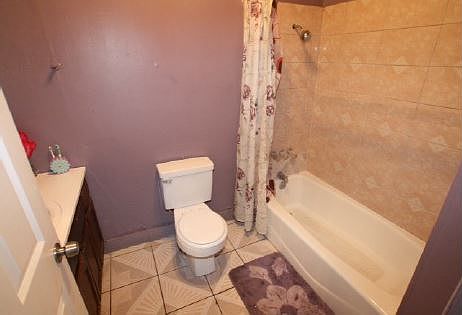 5th image of 3537 Garnet St