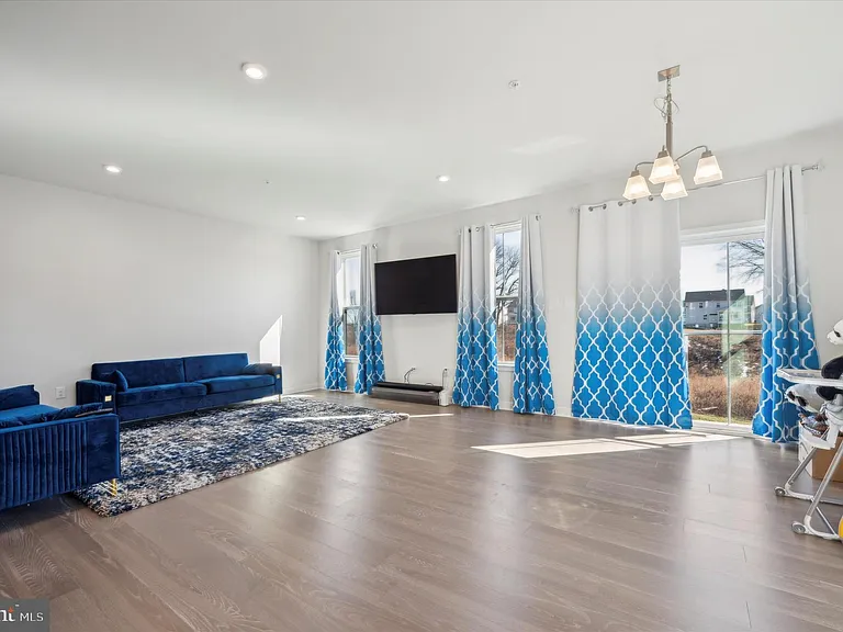 8036 Milltown Cir — Photo 10