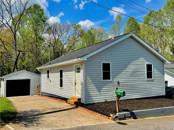 604 Peden St, North Wilkesboro, NC 28659