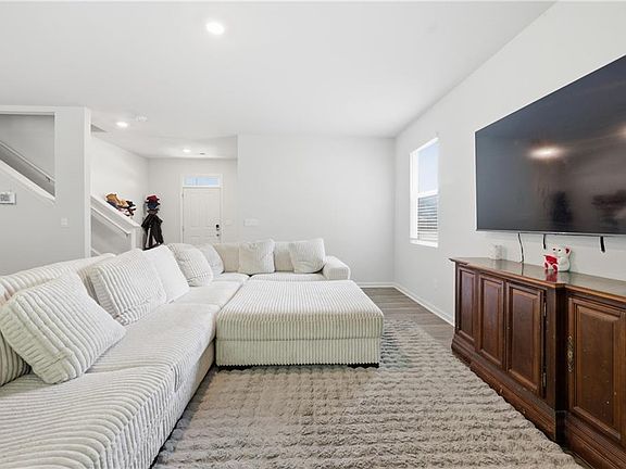 5th image of 5387 Coldstream Dr