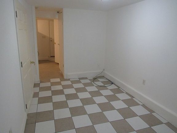 4th image of 251 Conklin Ave