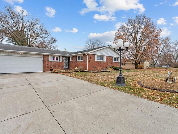 4th image of 709 Marsha Dr