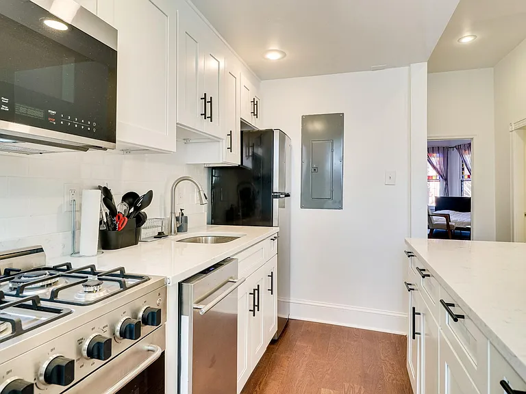 409 Constitution Ave NE #2 — Photo 11
