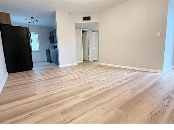 360 NW 8th St APT 8, Pompano Beach, FL 33060