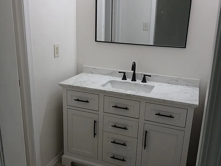 114 Ashlawn Ln — Photo 3