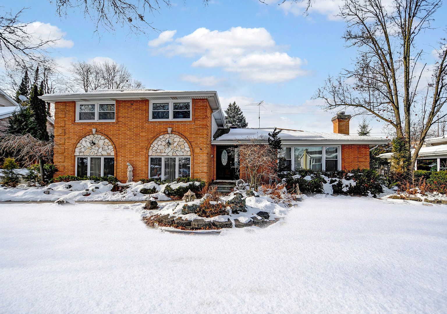8950 S 85th Ct, Hickory Hills, IL 60457 | Zillow