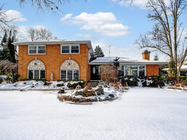 8950 S 85th Ct, Hickory Hills, IL 60457