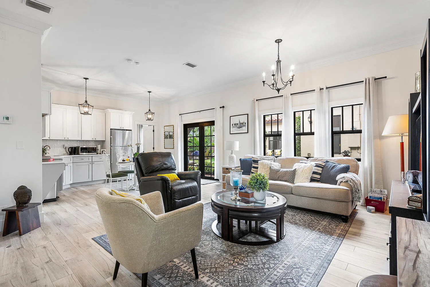 1 bed, 700 sqft, $2,000 — Photo 2