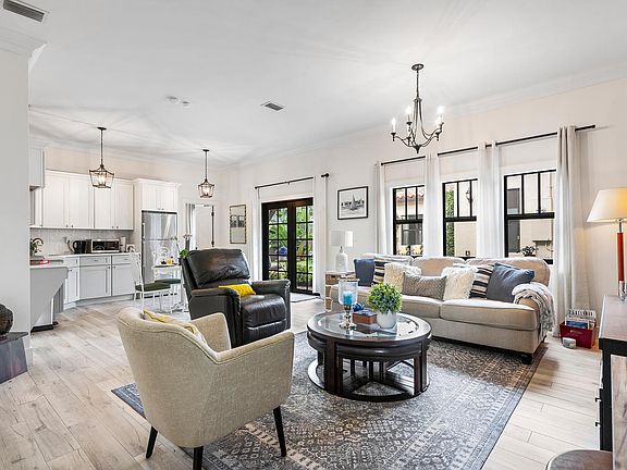 2nd image of 3505 Poinsettia Ave #B