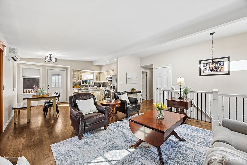3rd image of 15438 SE 42nd Street
