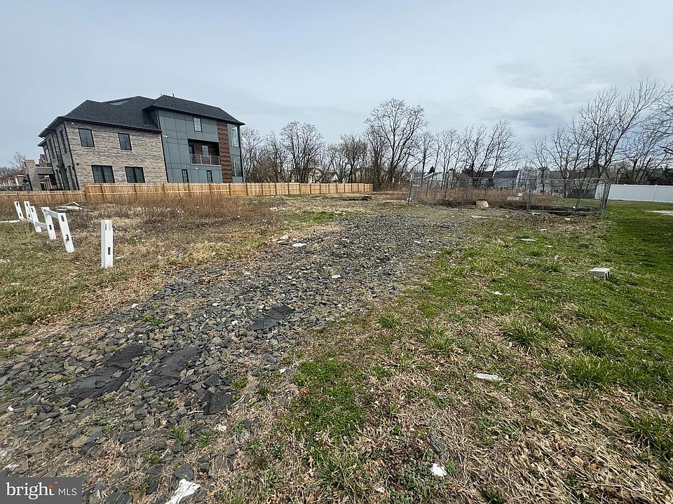 1st image of 9735 Krewstown Rd