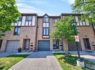 100 Burrows Hall Blvd #36, Toronto, ON M1B1M7