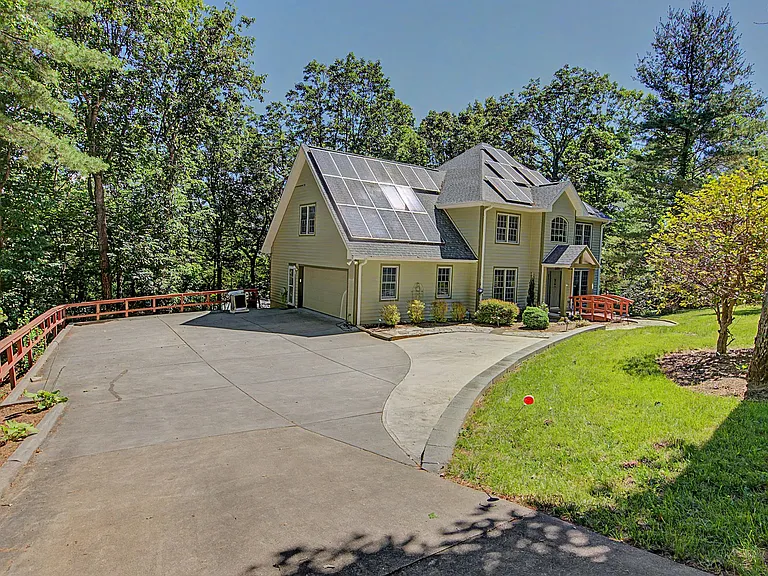 35 Windsong Dr — Photo 1