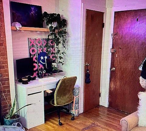 4th image of 2039 Spring Garden St APT 1R