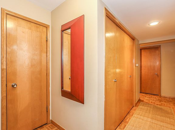 3rd image of 1019 Washington Blvd APT 102