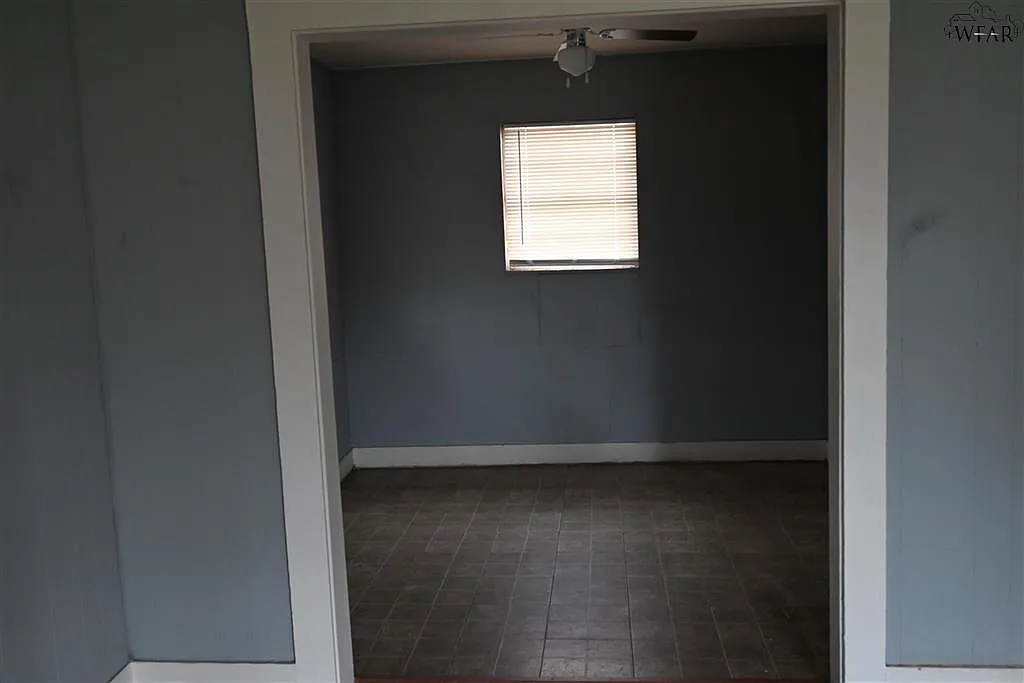 Building Photo - 2406 Avenue D