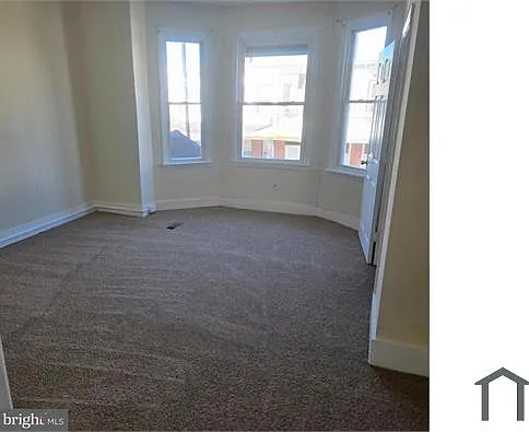 3859 N Sydenham St — Photo 4
