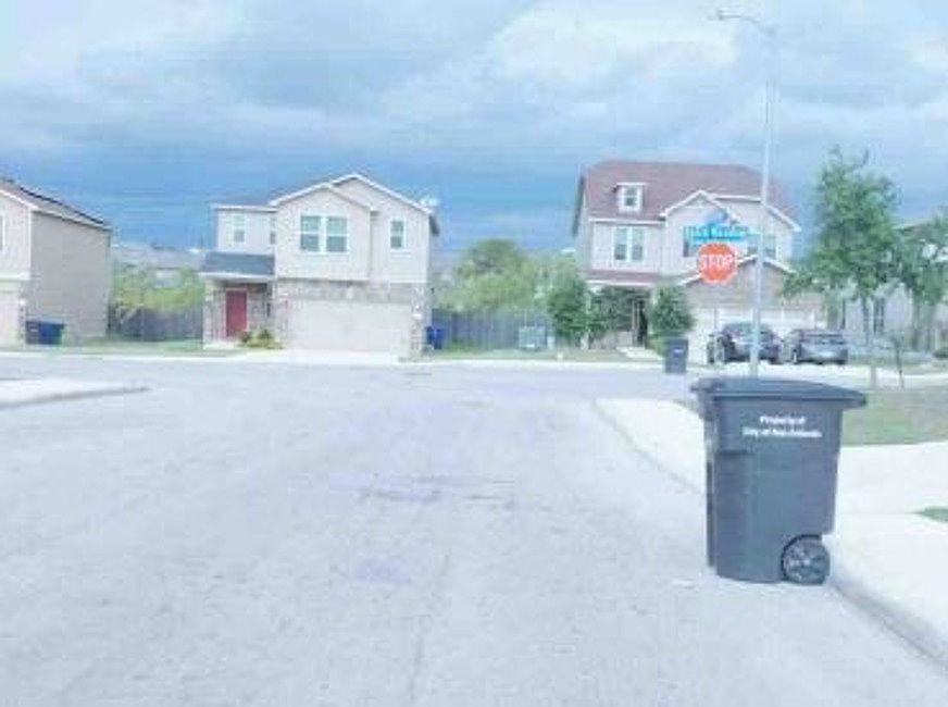 Exterior Neighborhood (street photo)