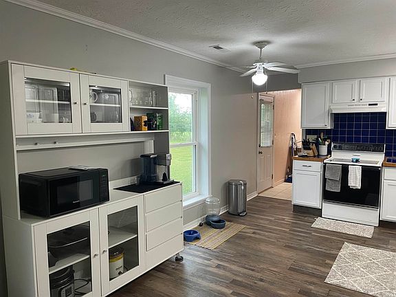 3rd image of 601 W Annie Dr