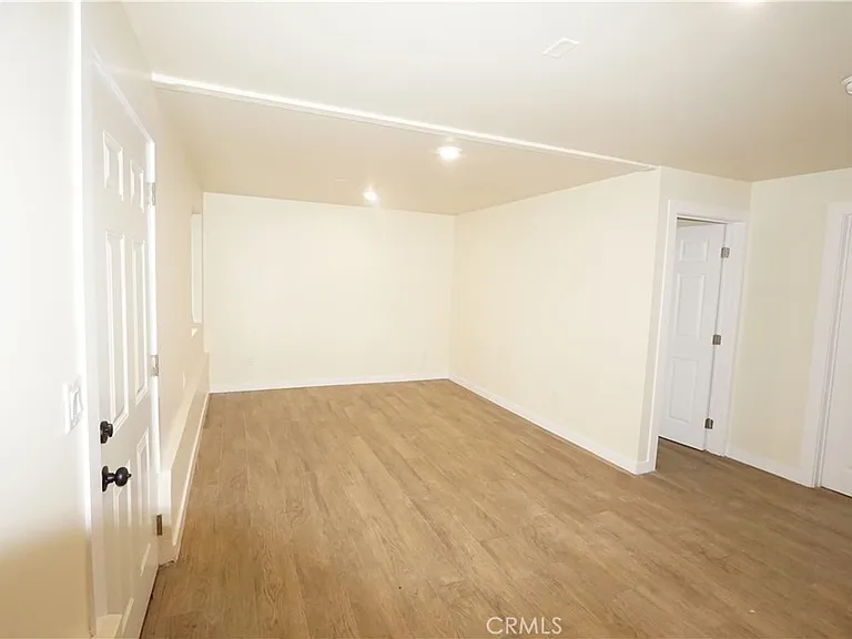 448 W 41st Pl #3/4 — Photo 7