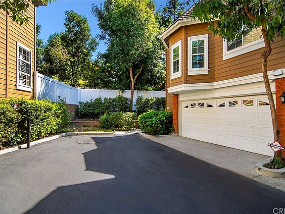 2nd image of 20950 Oxnard St APT 36