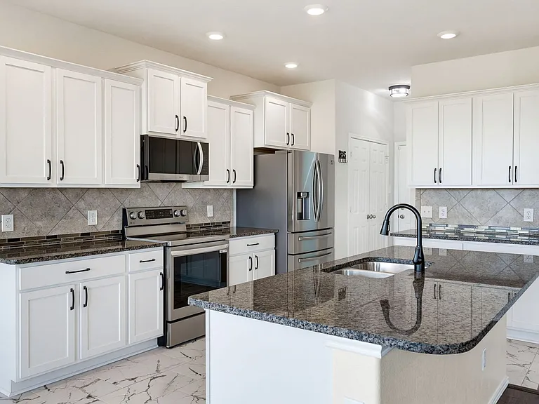 904 Garden Green Dr — Photo 5