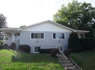 2626 Oak St, Davenport, IA 52804