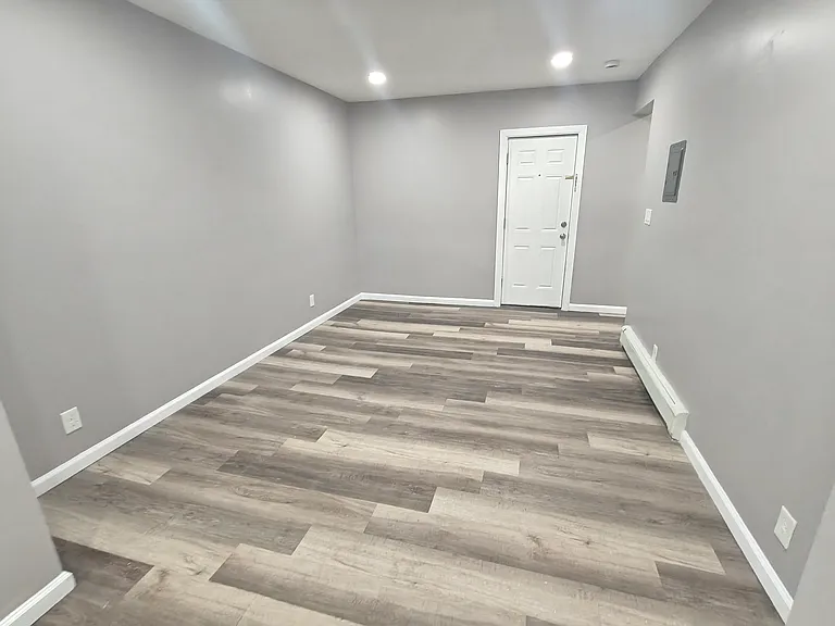 95 Park Ave #2R — Photo 2
