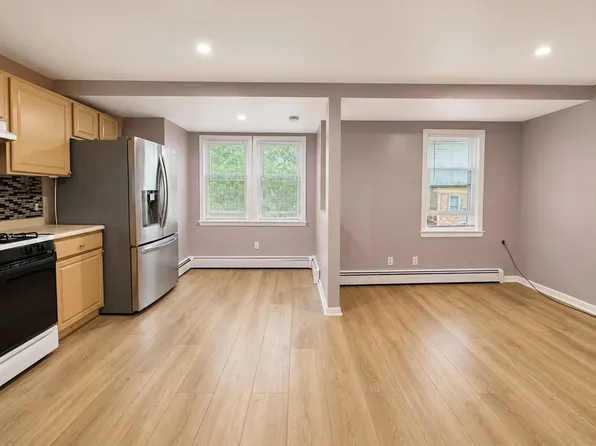 128 Trenton St APT 3, Boston, MA 02128