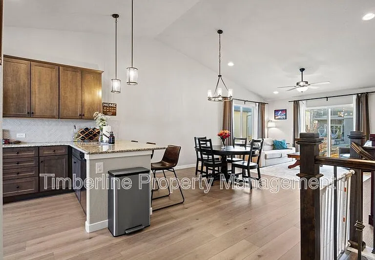6348 Deco Dr — Photo 3