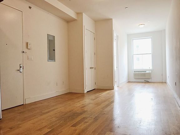 2nd image of 36 Meserole St #3A