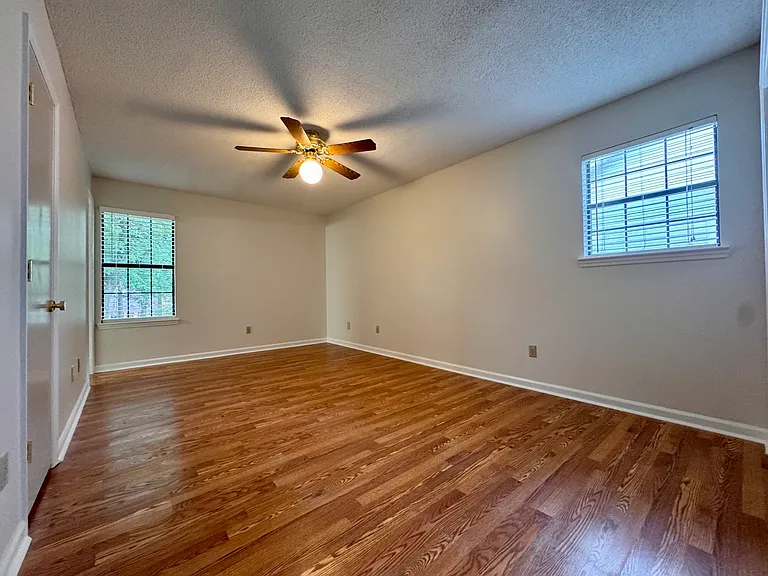 19 Burkwood Dr — Photo 4