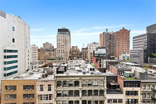 Rented by SERHANT. | media 8