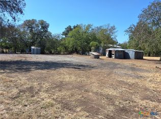 306 W Village Rd, Salado, TX 76571