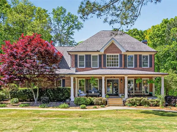 2700 Bay Ridge Dr, Loganville, GA 30052