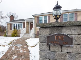 5 Colonial Rd, Beverly, MA 01915