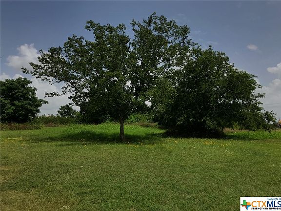 2nd image of 105 Matthews Cir