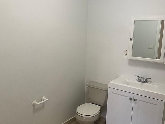 4th image of 47 Davis Ave #1H