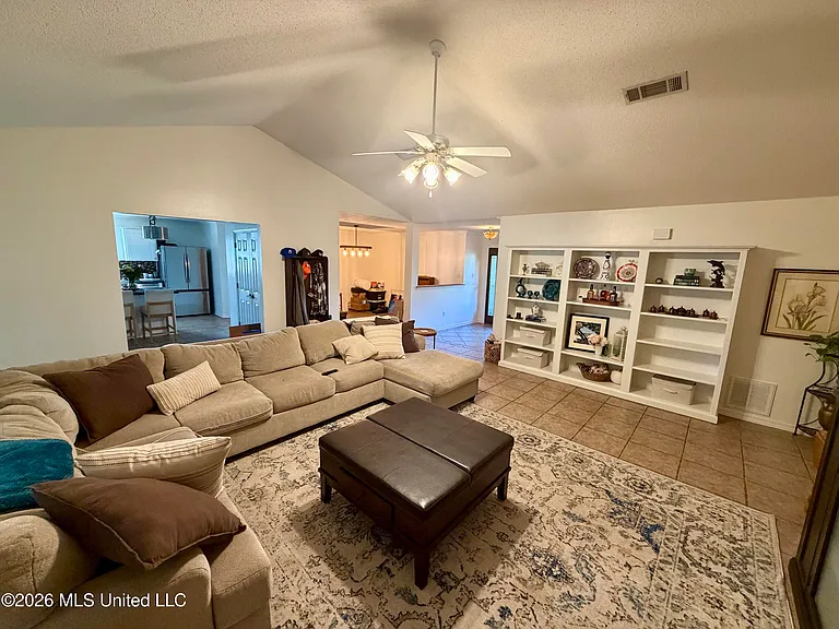 3406 Hermitage Ct — Photo 5