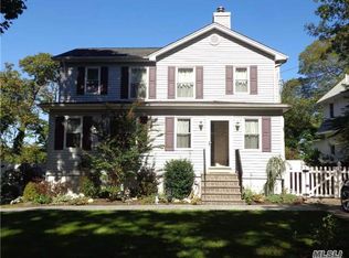 33 Montauk St, Selden, NY 11784