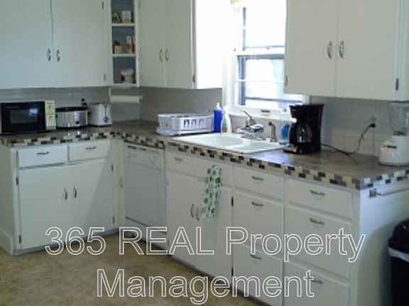 2nd image of 2201 11th St #1