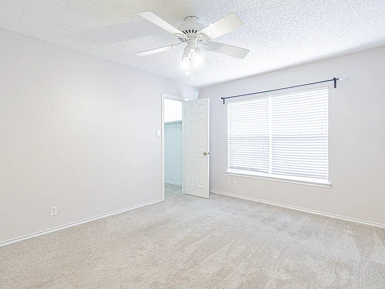 420 Ashley Park — Photo 14