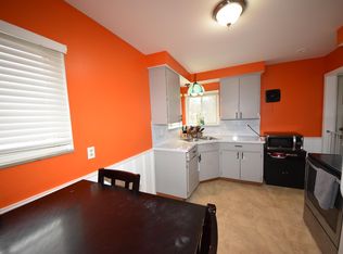 23541 Loomis Ct, Farmington, MI 48336