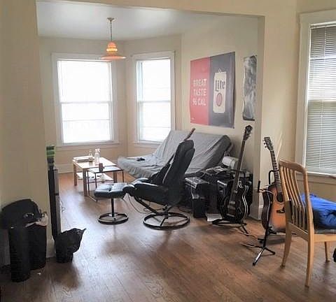 2nd image of 3822 N Wayne Ave APT 1