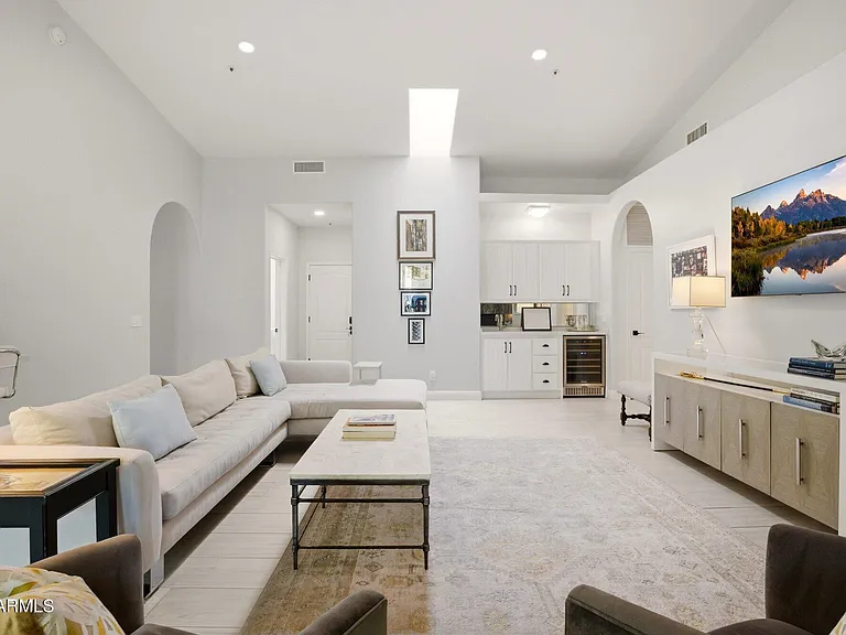 9458 E Desert Cove Ave — Photo 13