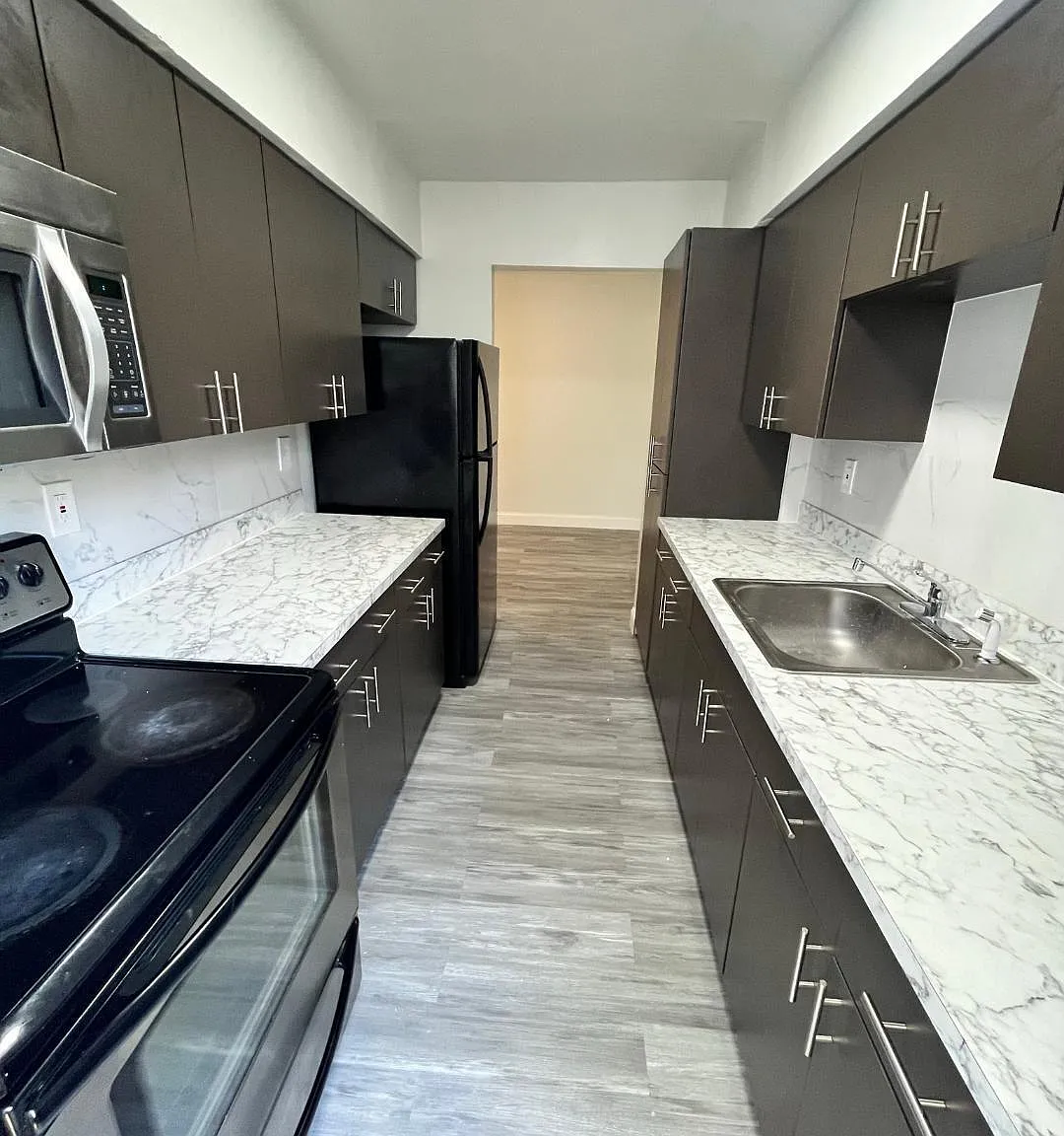 2 bed, 1.0 bath, 7358 sqft, $1,799 — Photo 3