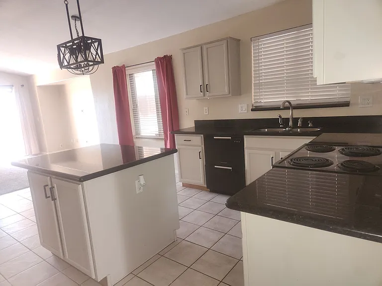5511 S 15th Way — Photo 5