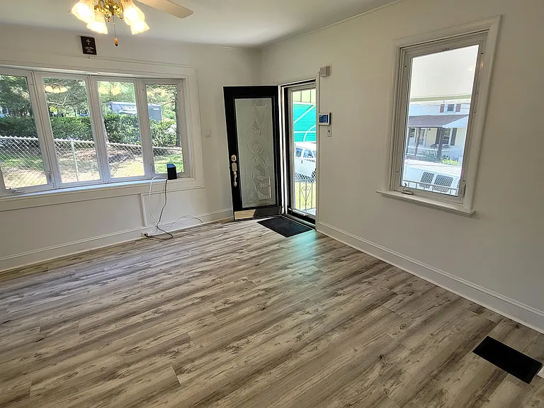 927 Mount Pleasant Ave — Photo 5