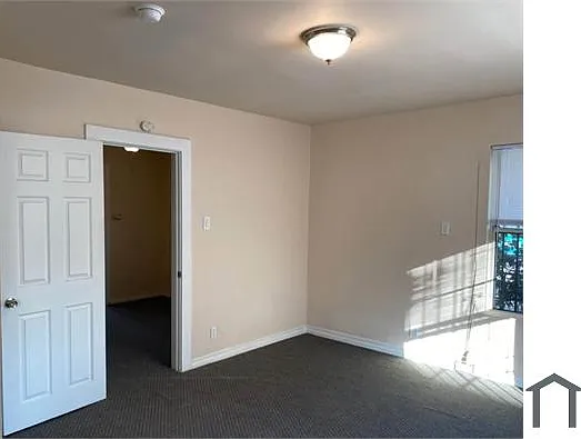 3653 S Normandie Ave — Photo 2